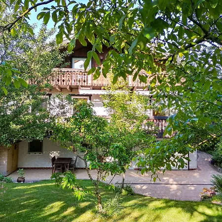 Walnut House Casa de Férias